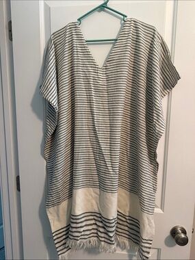 Hat Attack Cream & Black Striped V-Neck cover up